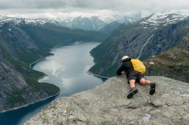 Trolltunga Norveç'te muhteşem güzelliktir