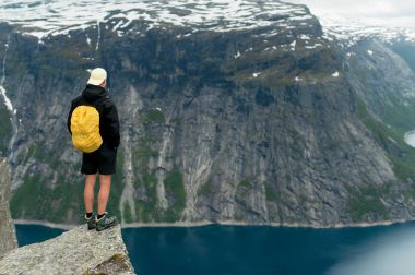 Trolltunga Norveç'te muhteşem güzelliktir
