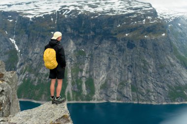 Trolltunga Norveç'te muhteşem güzelliktir