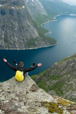 Trolltunga Norveç'te muhteşem güzelliktir