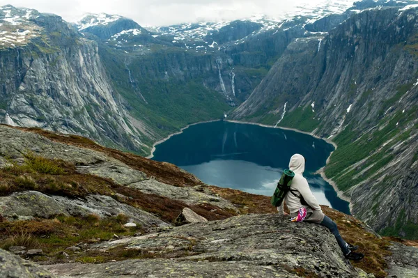 Trolltunga Norveç'te muhteşem güzelliktir