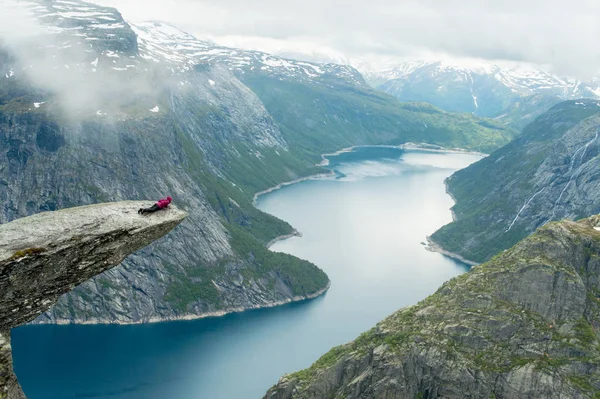Trolltunga Norveç'te muhteşem güzelliktir