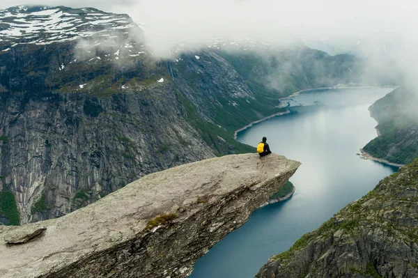Trolltunga in Noorwegen is fantastische schoonheid — Stockfoto
