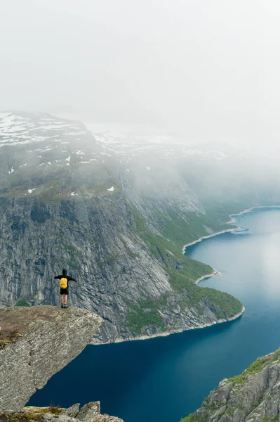 Trolltunga w Norwegii jest fantastyczny piękno — Zdjęcie stockowe