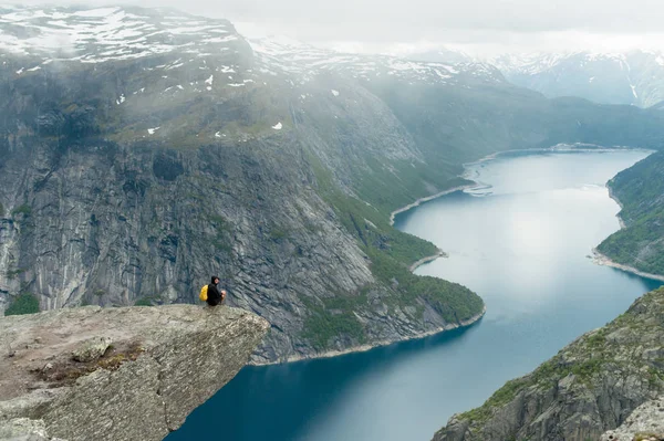 Χώρου (Trolltunga) στη Νορβηγία είναι θαυμάσιο ομορφιά — Φωτογραφία Αρχείου