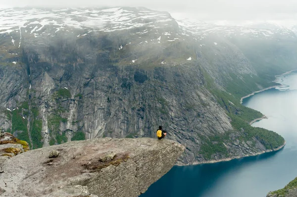 Trolltunga Norveç'te muhteşem güzelliktir — Stok fotoğraf