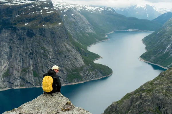 Χώρου (Trolltunga) στη Νορβηγία είναι θαυμάσιο ομορφιά — Φωτογραφία Αρχείου