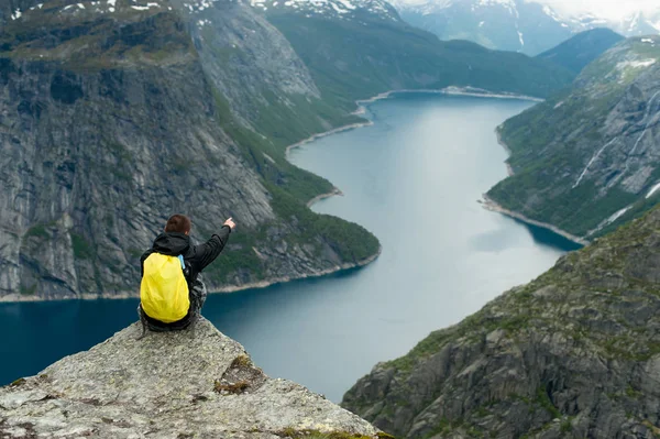 Χώρου (Trolltunga) στη Νορβηγία είναι θαυμάσιο ομορφιά — Φωτογραφία Αρχείου