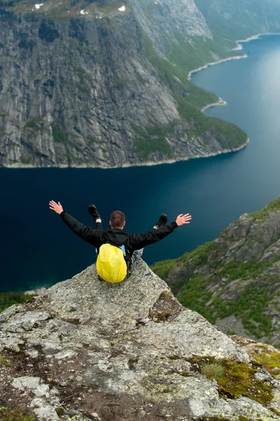 Χώρου (Trolltunga) στη Νορβηγία είναι θαυμάσιο ομορφιά — Φωτογραφία Αρχείου