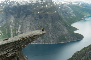 Trolltunga Norveç'te muhteşem güzelliktir