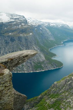 Trolltunga Norveç'te muhteşem güzelliktir