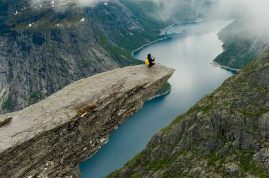 Trolltunga Norveç'te muhteşem güzelliktir