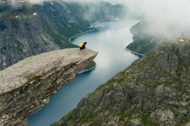 Trolltunga Norveç'te muhteşem güzelliktir