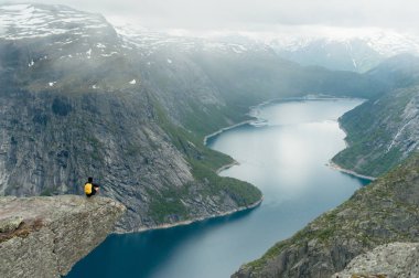 Trolltunga Norveç'te muhteşem güzelliktir