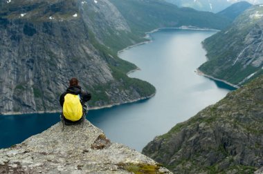 Trolltunga Norveç'te muhteşem güzelliktir