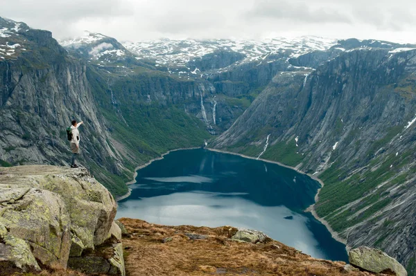 Trolltunga, Norvégiában a mesés szépség — Stock Fotó