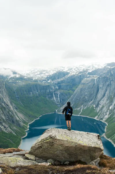 Trolltunga, Norvégiában a mesés szépség — Stock Fotó