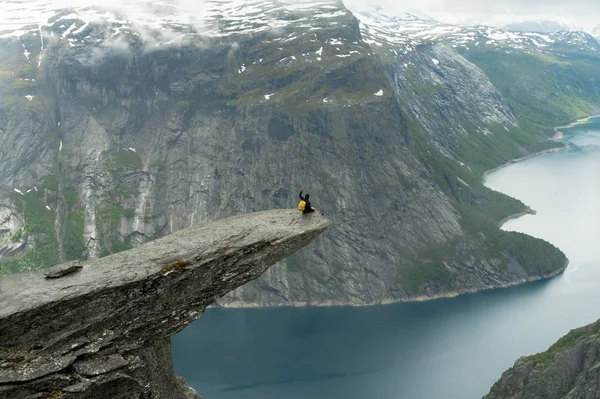 Χώρου (Trolltunga) στη Νορβηγία είναι θαυμάσιο ομορφιά — Φωτογραφία Αρχείου