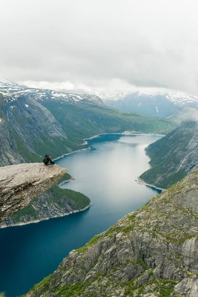 Trolltunga Norveç'te muhteşem güzelliktir