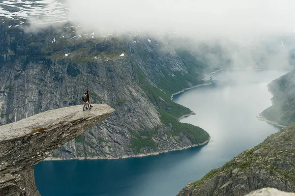 Trolltunga en Noruega es una belleza fabulosa — Foto de Stock