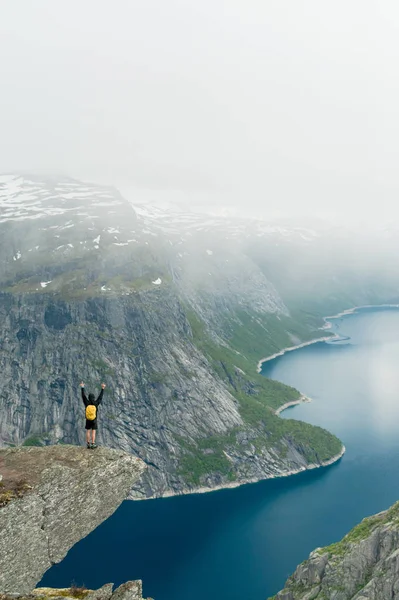 Trolltunga Norveç'te muhteşem güzelliktir