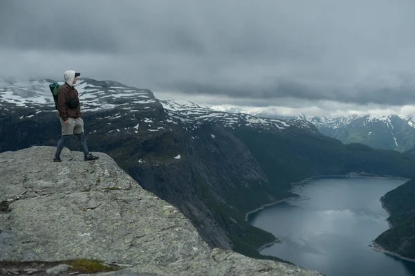 Trolltunga in Norwegen ist sagenhafte Schönheit — Stockfoto