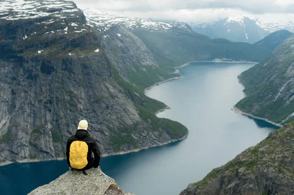 Χώρου (Trolltunga) στη Νορβηγία είναι θαυμάσιο ομορφιά — Φωτογραφία Αρχείου