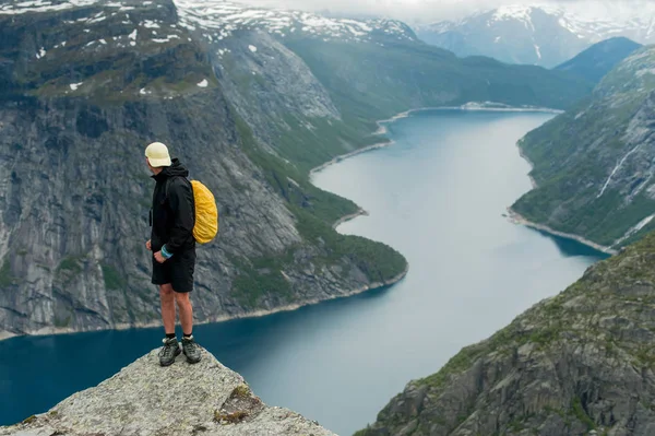 Χώρου (Trolltunga) στη Νορβηγία είναι θαυμάσιο ομορφιά — Φωτογραφία Αρχείου