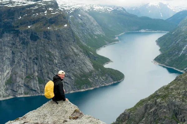 Trolltunga Norveç'te muhteşem güzelliktir
