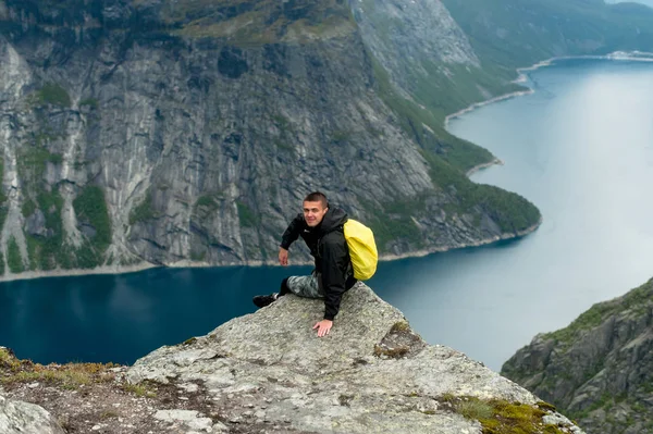 Trolltunga Norveç'te muhteşem güzelliktir