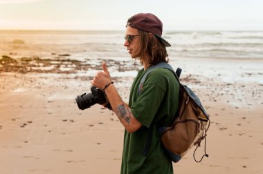 Yalnız bir adada yalnız ve vahşi turizm