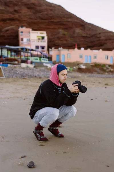 A câmera está nas mãos de um estilo de vida — Fotografia de Stock