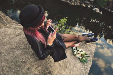 Smarphone kadınla Beautifful