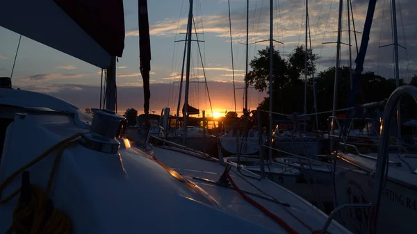 Günbatımı Port, Polonya