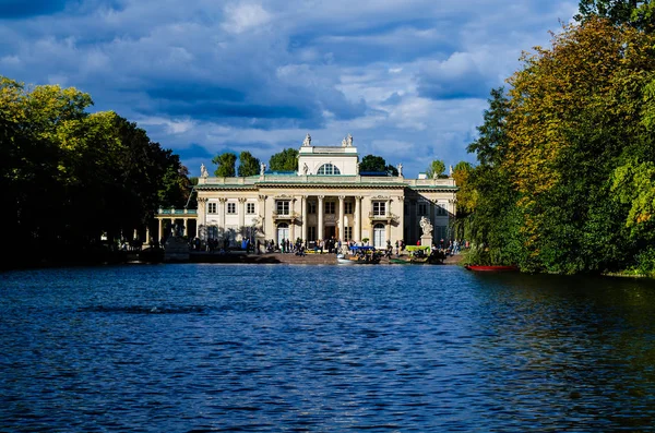 Varşova'nın park, Polonya sarayda