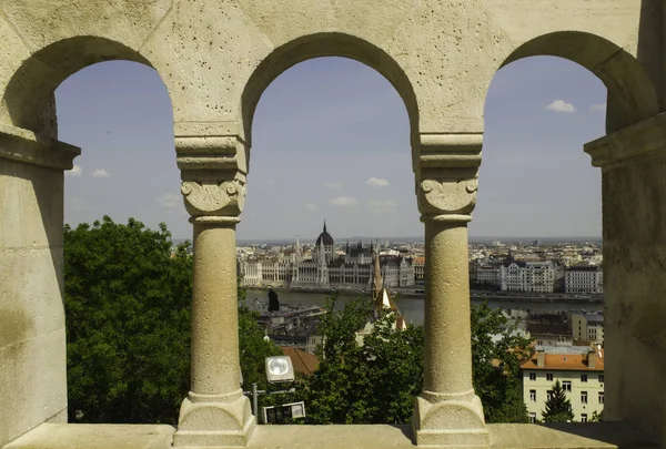 Parlament Fisherman's Bastion üzerinden