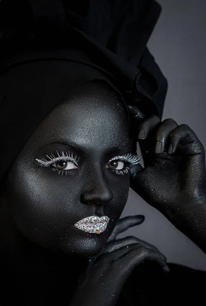 Kadın siyah sanat makyaj — Stok fotoğraf