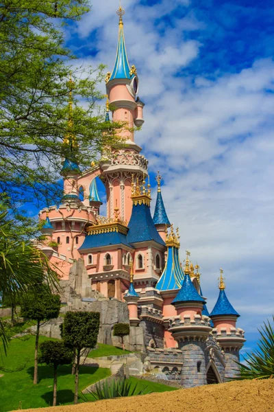 Sleeping Beauty castle in Disneyland Paris, Eurodisney redactioneel. — Stockfoto