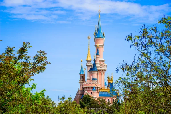 Sleeping Beauty zamek at Disneyland Paris, redakcji Eurodisney. — Zdjęcie stockowe