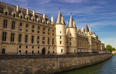 Kale Conciergerie, eski Kraliyet Sarayı ve hapishane Paris, Fransa.