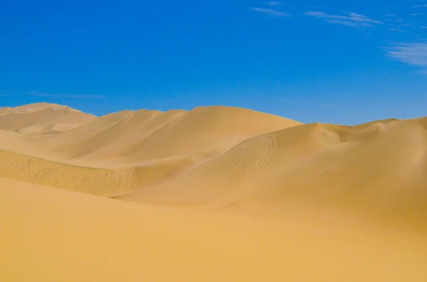 Dunas de arena del desierto de Atacama, cerca de Huacachina en la región de Ica, Perú — Foto de Stock