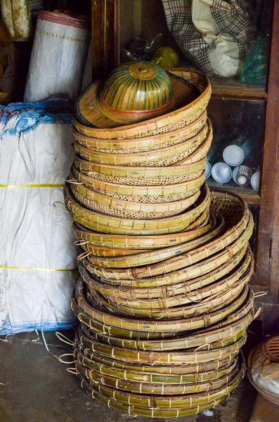 Eski bambu sepet yığını — Stok fotoğraf