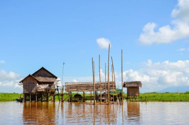 Geleneksel kayan köy evleri Inle Gölü, Myanmar