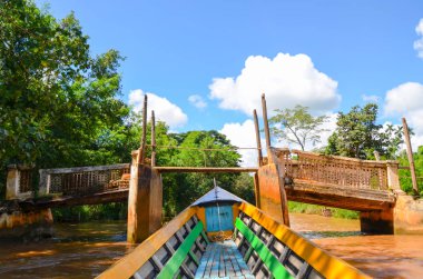 Tekne yolculuğu Inle Gölü, Myanmar kayan köyleri ile