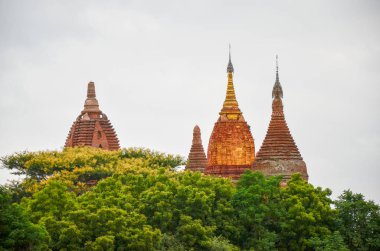 Tapınak ve pagodadan Bagan Plains, Myanmar