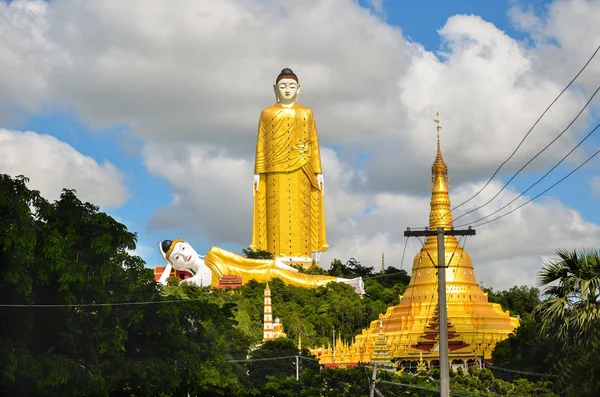 Buddha gigante in piedi di Monywa, Myanmar — Foto Stock