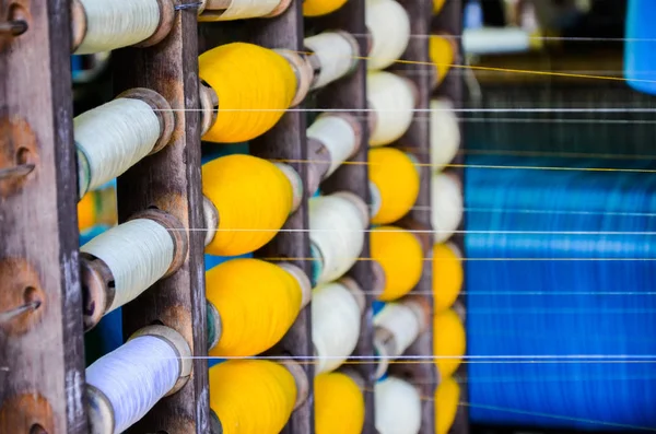 Bobinas de algodão industrial para tecelagem — Fotografia de Stock