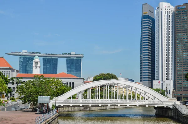 SINGAPORE, April 2017: Modern buildings of Singaporean financial district — Stock Photo, Image