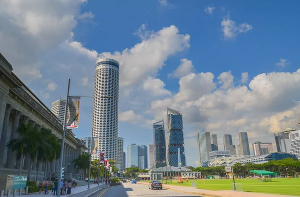 SINGAPORE, April 2017: Modern buildings of Singaporean financial district — Stock Photo, Image