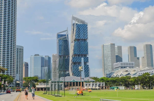 SINGAPORE, April 2017: Modern buildings of Singaporean financial district — Stock Photo, Image